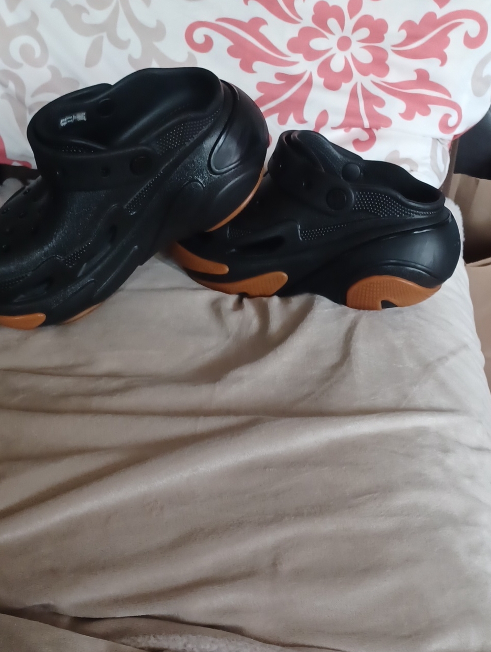 Croc Bubble Crush Blk/tan W7